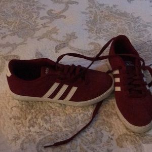 Woman’s size 6 Maroon adidas. Worn twice.